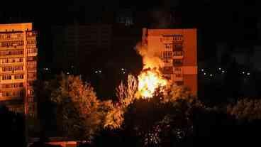 Terceira noite consecutiva de ataques russos a Kiev deixa um morto