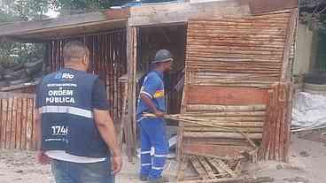 Rio remove estruturas comerciais construídas irregularmente em Campo Grande