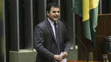 Glauber Braga é multado em ação de homem que incitou golpe