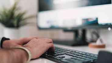 Organizações de mídia lançam iniciativa global sobre inteligência artificial