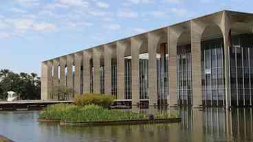 Brasil e Vietnã assinam acordos sobre defesa, educação e agricultura