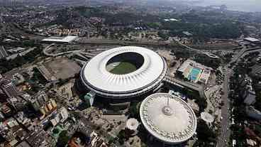 Comlurb mobiliza garis para garantir a limpeza na área externa do Maracanã