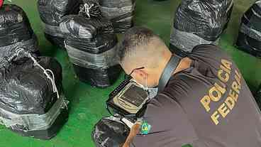 Polícia Federal apreende 1,5 tonelada de cocaína a bordo de navio