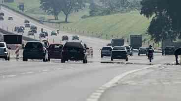 Movimento nas rodovias aumenta no feriado da Semana Santa