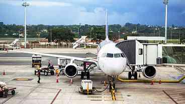 Medida provisória que amplia capital estrangeiro para aéreas avança na Câmara