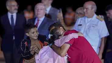 Clima de emoção marcou chegada de grupo de brasileiros da Faixa de Gaza