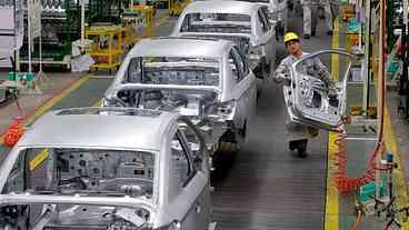 Acionistas chegam à unanimidade e aprovam fusão entre Peugeot e Fiat