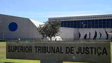 Servidor de tribunal tem que comprovar vacina contra covid-19