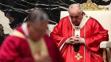 Francisco volta a expressar 'dor e vergonha' por pedofilia na Igreja