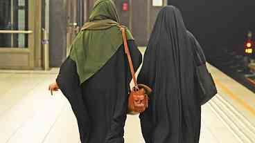 Europa autoriza veto a véu islâmico a empregadas de repartições