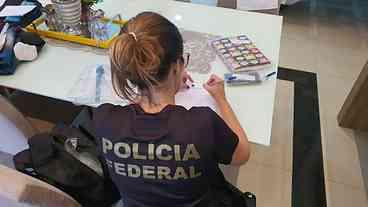 Operações combatem lavagem de dinheiro decorrente do contrabando de cigarros