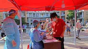 Casos de coronavírus na China mais do que dobram com variante Delta