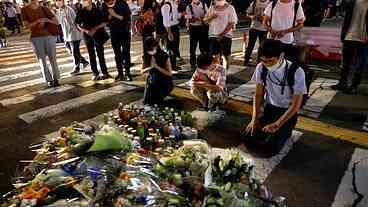 Em país livre de armas, japoneses estão em choque com assassinato de Abe