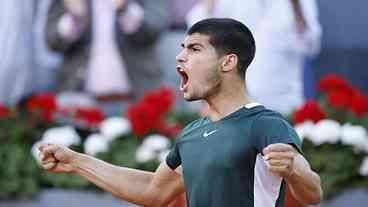 Alcaraz passa de promessa para ameaça em Rolland Garros