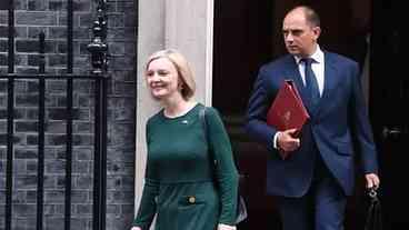 Primeira-ministra do Reino Unido congela contas de energia