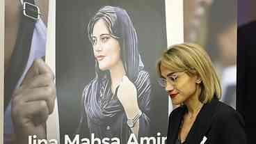 Mahsa Amini é homenageada em entrega de prêmio da União Europeia