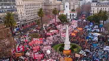 Alberto Fernández pede unidade em dia de protestos na Argentina