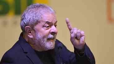 Lula adverte ao mundo que o país tem no comando um ‘presidente genocida’