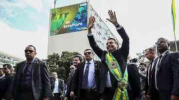 Campanha de Bolsonaro é proibida de exibir imagens do 7 de Setembro