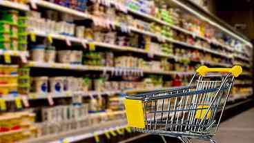 Demanda perde força nos mercados, que limitam os estoques