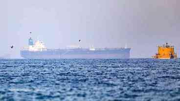 Omã envia navios e aviões militares para local do incidente do petroleiro