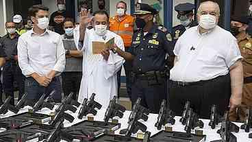 Reflexões políticas sobre a benção às armas