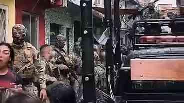 Policiamento é reforçado em vias expressas após confrontos na Maré