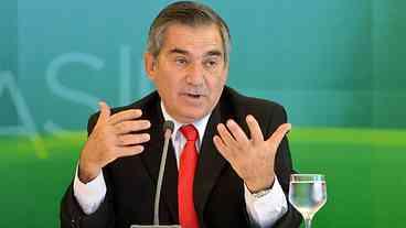 Gilberto Carvalho pede à militância do PT que ajude na festa da posse