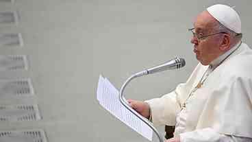 Francisco denuncia pobreza e apela por novo modelo de desenvolvimento