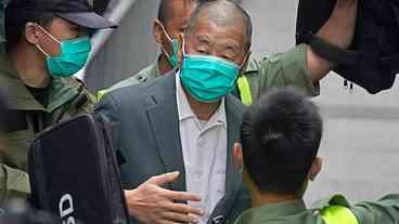 Empresário de mídia pró-democracia em Hong Kong é condenado