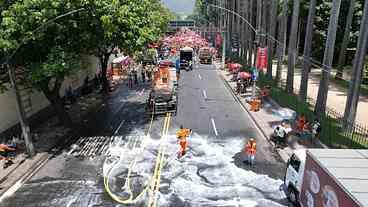 Comlurb remove 104,5 toneladas de resíduos dos blocos de rua