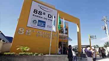 Polícia realiza operação contra traficantes em Barra do Piraí