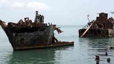 Rio quer retirar embarcações abandonadas na Baía de Guanabara