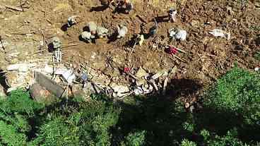 Instabilidade do tempo prejudica buscas na cidade de Petrópolis