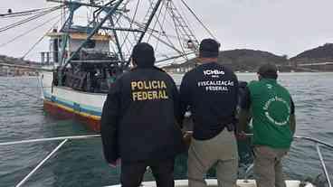 PF e ICMBio apreendem 200 kg de pescados proibidos em Arraial do Cabo