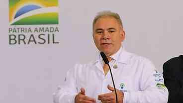 Covid-19: Queiroga oficializa fim de emergência sanitária