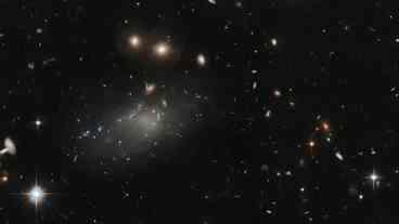 Telescópio encontra galáxia ultradifusa a 4 bilhões de anos-luz de distância