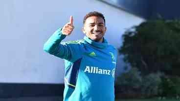 Danilo e Alex Sandro voltam a treinar pela Juventus