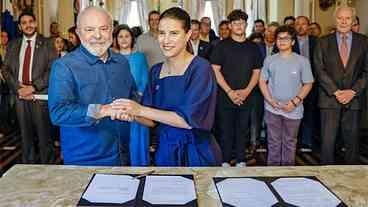 Governadora de Pernambuco quer tucanos fora do bloco de oposição