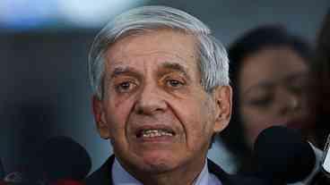 PF descobre que Bolsonaro mandou espionar até seus ministros militares