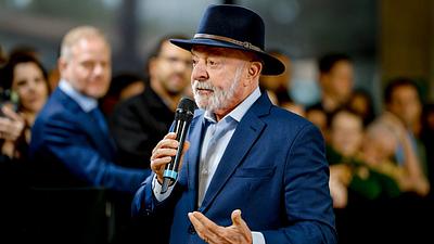 lula-chapeu-stuckert.jpg