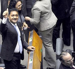 tiriricadeputado-300x275.jpg