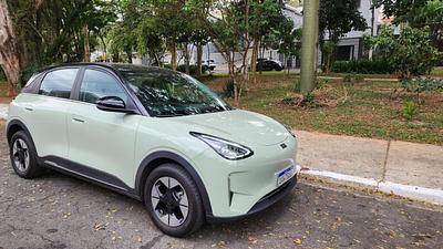 Geely-EX2-revela-vantagens-do-veiculo-eletrico-no-cotidiano-urbano-Sergio-Dias-1-1024x576.jpeg