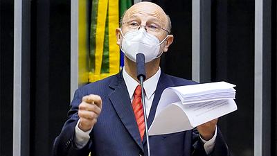 elvino-gass.jpg