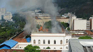 incendio-ufrj-300x168.gif