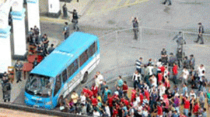 bombeiros-presos2-300x168.gif