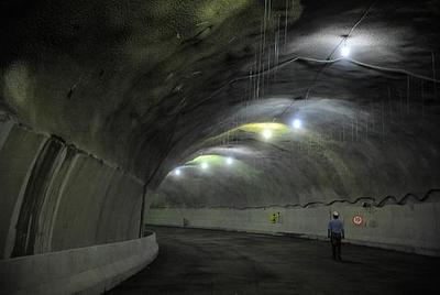 riotunel.jpg