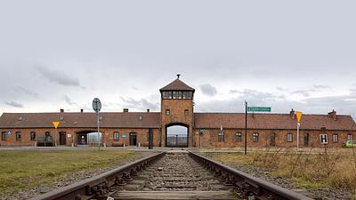 auschwitz.jpg