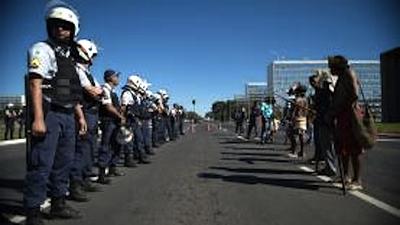 indiosprotestosbrasilia.jpg