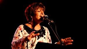 cantora-Eliane-Salek-300x168.jpg